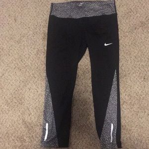 Nike Cropped Leggings